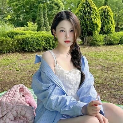 knej3842's profile picture. 