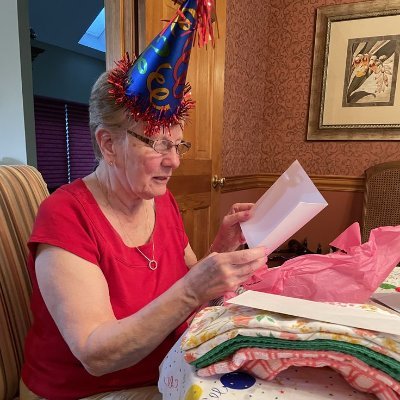 CapezMia35533's profile picture. Car Dieu a tant aimé le monde qu'il a donné son fils unique, afin que quiconque croit en lui ne périsse