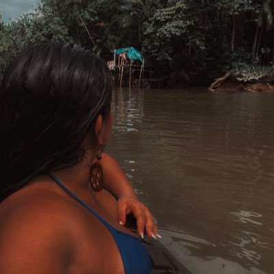 nidewana's profile picture. indígena pertencente as etnias kariri e otxukayana. mãe de um bebê meio amazônida meio caatingueiro. orgulhosamente neta do Rio São Francisco