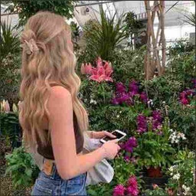 Dede_Einers's profile picture. Our hearts speak a language only we understand.