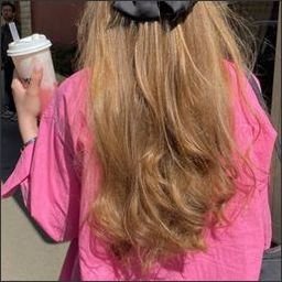 v4So9ixvGiYJtrl's profile picture. Beauty lies in confidence, not in mirrors.