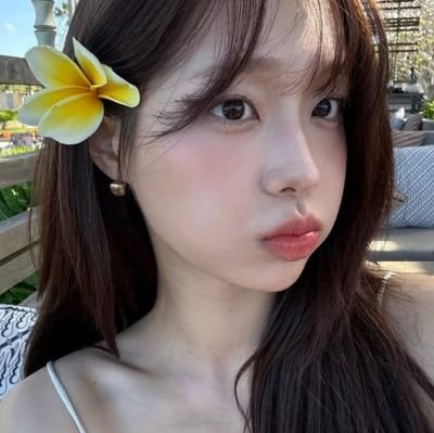 novembfer's profile picture. 