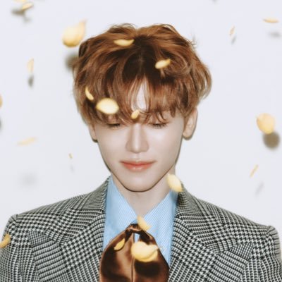 onyourd_fahlee's profile picture. my life, filled with NARCISSISM