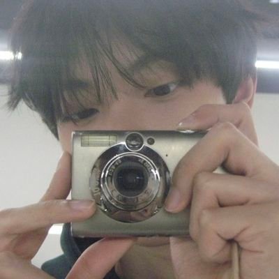 bail1u's profile picture. psychologists HATE rafayel!! he give FREE therapy & comfort to MILLIONS a day