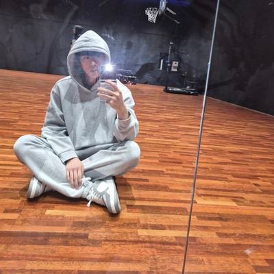 MaraJungkookie's profile picture. My happiness is #방탄소년단
𝔀𝓮 𝓪𝓻𝓮 𝓷𝓸𝓽 𝓯𝓪𝓻, 𝔀𝓮 𝓪𝓻𝓮 𝓪𝓵𝔀𝓪𝔂𝓼 𝓬𝓵𝓸𝓼𝓮 𝓽𝓸 𝔂𝓸𝓾, 𝓱𝓸𝓹𝓮 𝔂𝓸𝓾 𝓴𝓷𝓸𝔀 𝓽𝓱𝓪𝓽 ! (𝓯𝓪𝓷 𝓪𝓬𝓬𝓸𝓾𝓷𝓽)