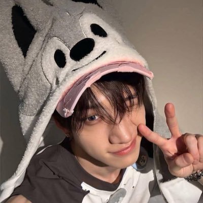 bvbydvmon's profile picture. ⋆˚✿˖°: staytiny • multistan • artist