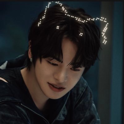 _5txteternally's profile picture. ₊˚ෆ 𝓁𝑜𝓋𝑒 𝓎𝑜𝓊 𝓉𝑒𝓃𝒹𝑒𝓇𝓁𝓎 𝓌𝒾𝓉𝒽 𝓂𝓎 𝒽𝑒𝒶𝓇𝓉, 𝓁𝑜𝓋𝑒 𝓎𝑜𝓊 𝓉𝑒𝓃𝒹𝑒𝓇𝓁𝓎 ෆ˚₊ #이리오 ✧˖°⋆