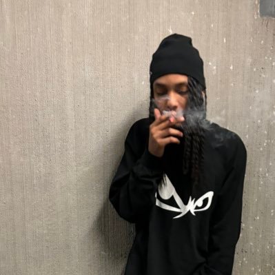 2slimeyy's profile picture. 