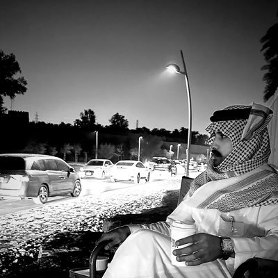 i2uwl's profile picture. أحياناً مشاعر .. وأحياناً فراغ