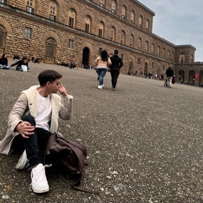 AeymanL__'s profile picture. https://t.co/FuhfkPArCK •90's 🐴•