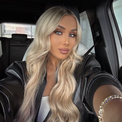 adriennetaylor's profile picture. Instagram → @adriennetaylor 💍 @corywaynewilson 📍 Ottawa 📱 @AssentGlobal