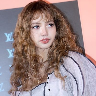 mybelovedlisa's profile picture. for blackpink