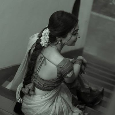 callmeparidhi_'s profile picture. || I am family oriented,down to earth || Reading|| love adventure||𝐌𝐮𝐬𝐢𝐜 𝐋𝐨𝐯𝐞𝐫||𝐍𝐚𝐭𝐮𝐫𝐞 𝐋𝐨𝐯𝐞𝐫||     🙈
 👉DM=block

traveller #Investor