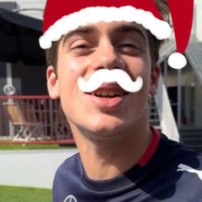 nicoroscoeberg's profile picture. 