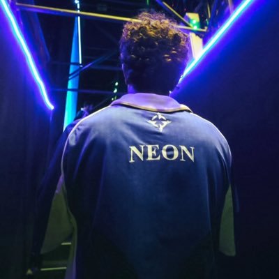 bialyscz's profile picture. a la 21 a gauche a la 22 a droite sivouplai