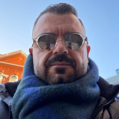 comustai's profile picture. Kahveyle çalışan, teknolojiyle düşünen biri ☕💻