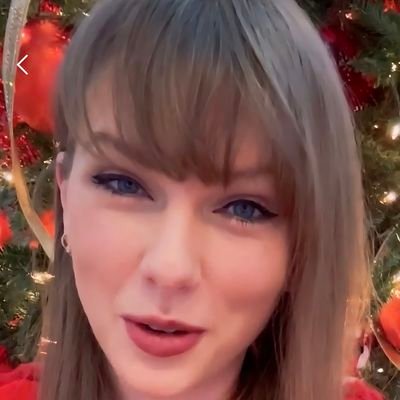 SeeMeInHindsite's profile picture. Swiftie & Carpenter, but I stan a lot of the girls ✨️✨️