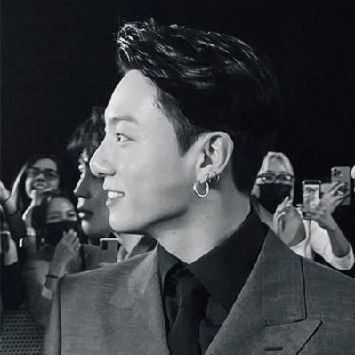 JeonJomy's profile picture. گفتم بس کن خستم/ 𝖠𝗋𝗆𝗒 𝗌𝗂𝗇𝖼𝖾 𝟤𝟢𝟣𝟧