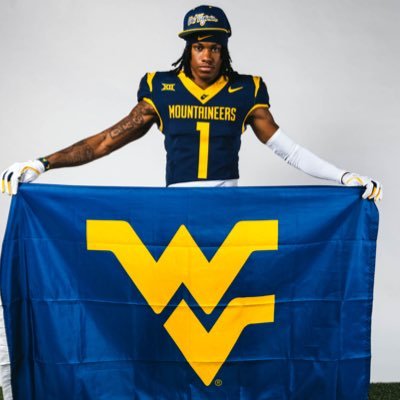 RayshawnReynold's profile picture. 3⭐️CB @bluedragonsfb Top juco CB !!