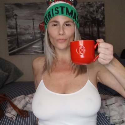 Sarah_E_Marshal's profile picture. Proud mom 👦🥺 of a Cancer Warrior !🎗️🎗️#FCancer #Kodystrong #MommaOnaMission 🖤💋🖤 .. Everything funds my son chemo trips 🎗️