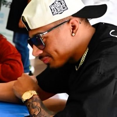 GoldFilledVeins's profile picture. Regardless of how much time remains until the clock expires, if the rock gets fed to me, I promise you what follows is cash. ⌖ @Carmelo_WWE imitation grounds.