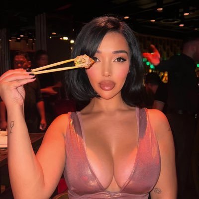 ItsKiaraMarie's profile picture. 