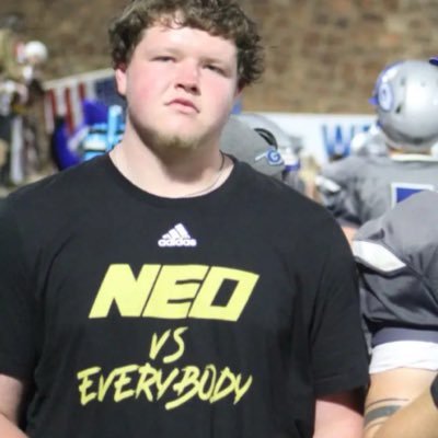 landoG9105's profile picture. 6’3 290 LT/DT- bench:250squat:450 deadlift:500 power clean:225 -40 time: 4.98 10 yrd split-1.73 #juco