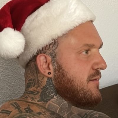 gingerrtom's profile picture. Graham Potter AND Tommy Robinson faceswap original soldier-
Generational run Sep-NOW.