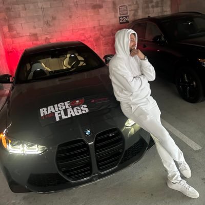 GingyTrades's profile picture. Chief Growth Officer + Marketing @EdgeTrade
Prev: @bullx_io @yeet

Predictions Trading Group: https://t.co/SnVpp4IxkL