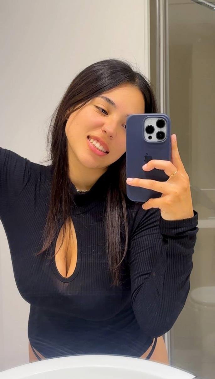 zoeeyLove__'s profile picture. 18 ♈️ Above all, clothe yourselves with love ✨ Colossians 3:14