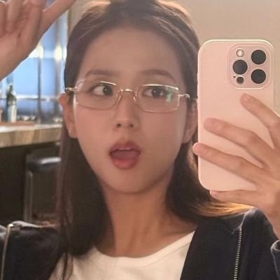jisoomozin's profile picture. 
