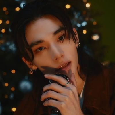 ItsLunabarreira's profile picture. 𓂃𓈒𓏸⭑˖ ࣪
 - Stray kids, y txt, popera, y swiftie.                                    ⋆★  | she | 18