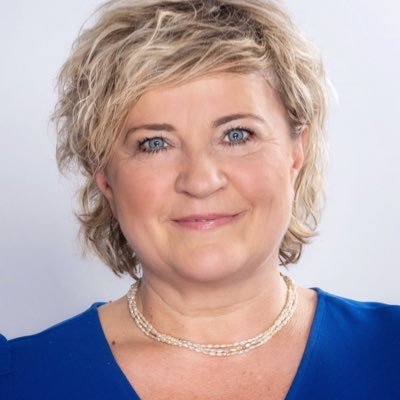 nadkaku's profile picture. Mama treh otrok, babica štirih vnukov, žena, podjetnica, rokodelka, kristjanka in desničarka, občinska svetnica SDS. Aktivna Belokranjka, ki se veseli življenja