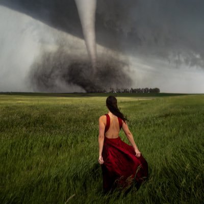 paigevincent09's profile picture. @paigevincent / Photographer / Stormographer