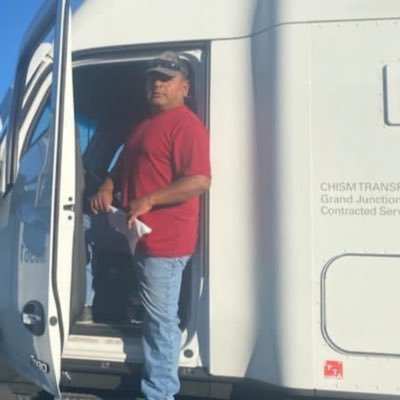 NavarreteErnes3's profile picture. Fuera lacras corruptos. soy el zurdo de amadre!  truck driver