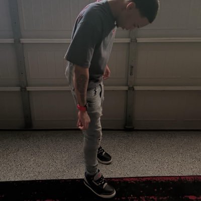 10tildaend's profile picture. @1elifr