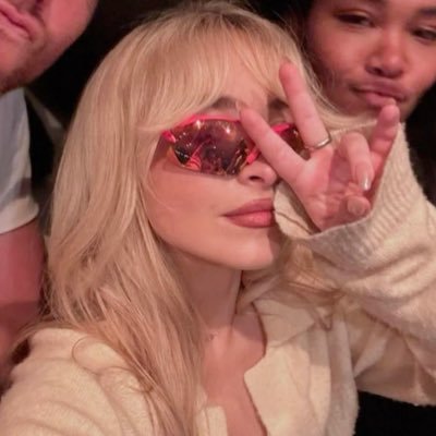 08kutsu's profile picture. ✩°｡⋆⸜ 🎧✮ — study & study