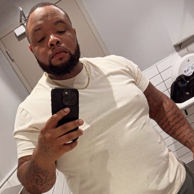 bigfatsugexxx's profile picture. LOVE