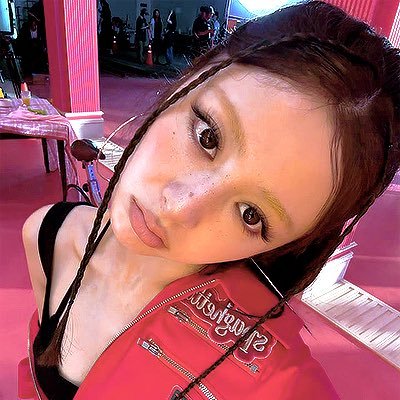 chaesmarts's profile picture. bad bitch in between your teeth