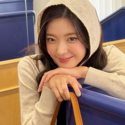 bratzhall's profile picture. curiosity killed the cat (but satisfaction brought it back)