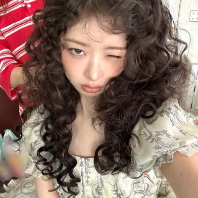 jkcompintinha's profile picture. ✉️          ℳ𝗒  𝗁𝖾𝖺𝗋𝗍  𝗂𝗌  𝖽𝖾𝖺𝖽,  𝗂𝗍'𝗌  𝗐𝖺𝗒  𝗉𝖺𝗌𝗍 𝖻𝖾𝖺𝗍𝗂𝗇𝗀     ───      ︶ི۪۪۪ ֯ ּ ֗ ۫   ☁️     不気味で暗い