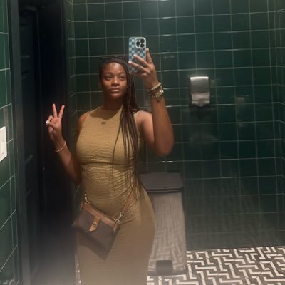 pforpait's profile picture. never stop growing 🦋