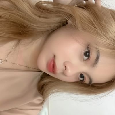 athanasiaathy33's profile picture. athy suka robuxxx😣