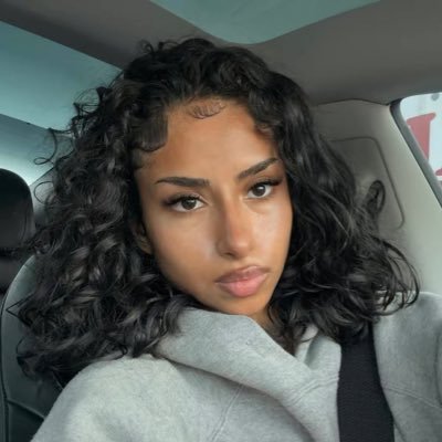 KaniRosi's profile picture. Twitch’s biggest yapper | contact: kanirosi@unitedtalent.com