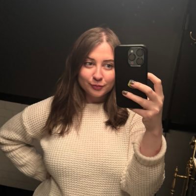 lowkeygreta's profile picture. the kind of girl that buses splash with rainwater