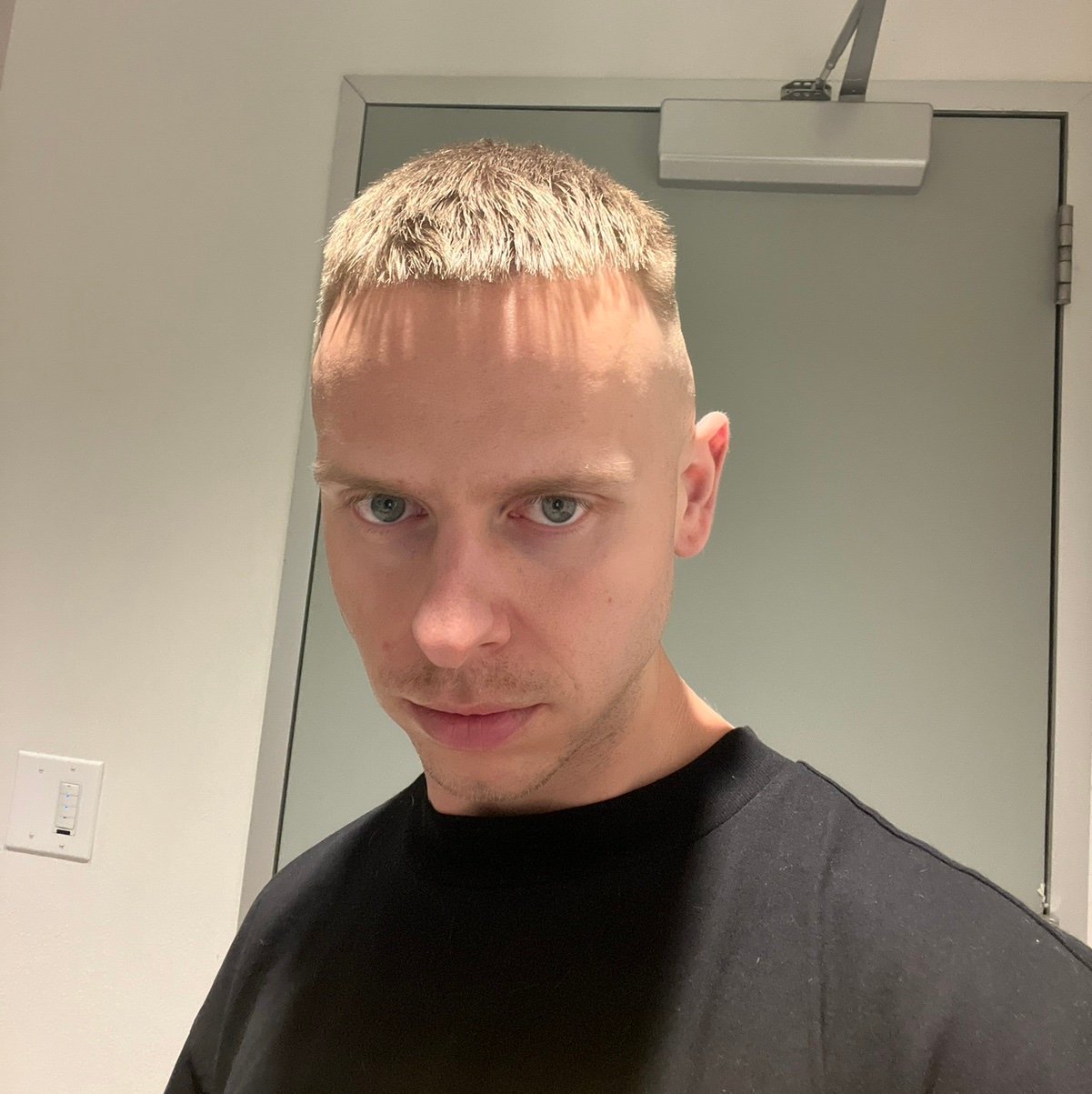 connorcharlz's profile picture. product design, architecture, dogs