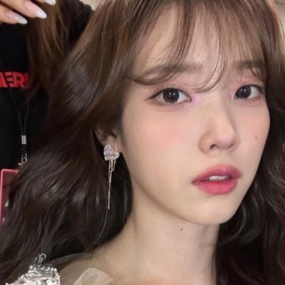 userrhin's profile picture. 