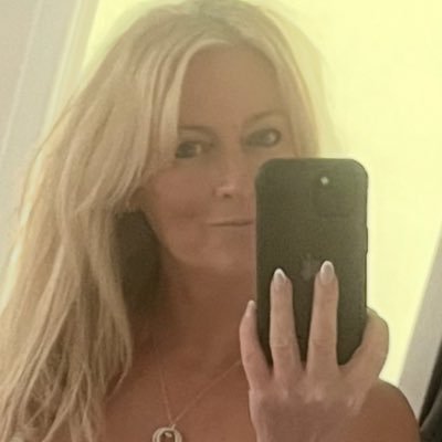 _Jo_pu's profile picture. life is not a dress rehearsal, this is it ! Charley is my world ♥️ I live life like it’s my last day ♓️ I now like football ⚽️ 😃@SunderlandAFC