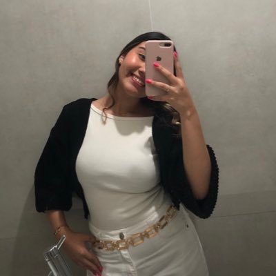 Sarinha_vr's profile picture. 