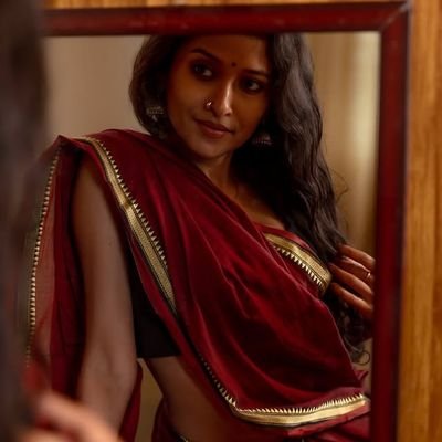 charmingsowmi1's profile picture. Addictive & Alluring  |Exploring the poetic side of Romance |  👿 misunderstood as an 😇| Married|Bestie love for life @aditiswirls #sowditi😍